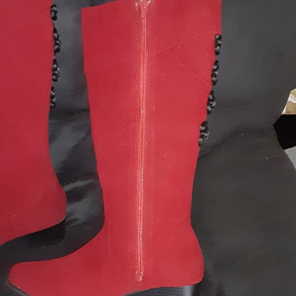 Boots - Picture 3 of 4